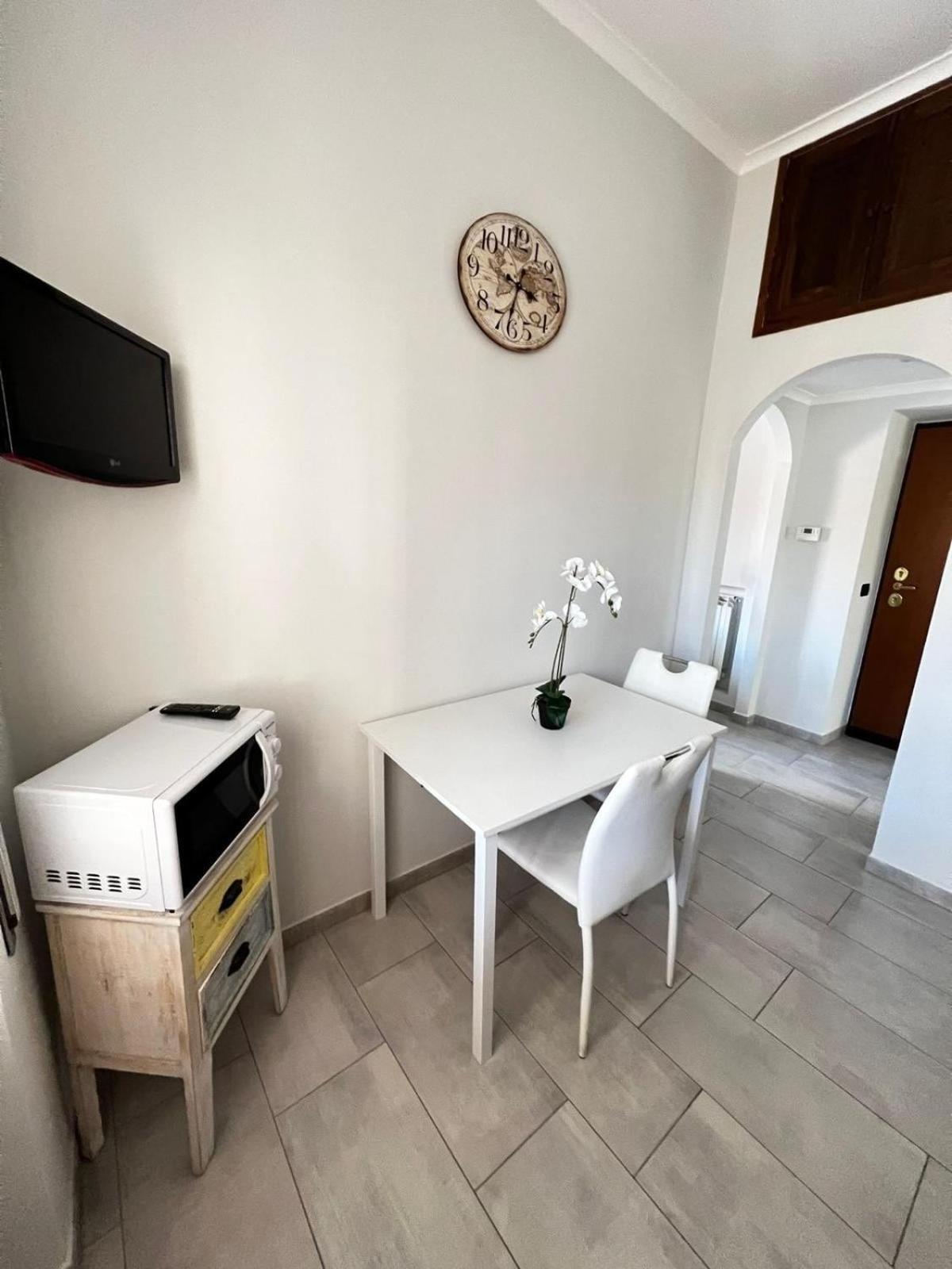 Francesco's Rhome Apartment *